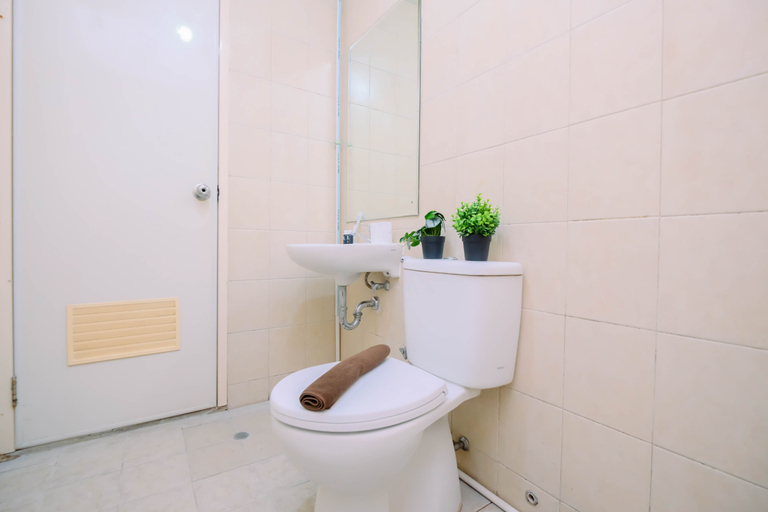 Bathroom 5, Strategic 1BR Apartment at Marina Ancol By Travelio, Jakarta Utara