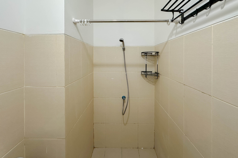 Bathroom 5, Adequate and Comfortable Studio at Bale Hinggil Apartment By Travelio, Surabaya