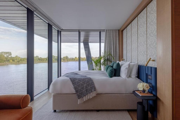 Room 2, Fulham Pier Hotel, London