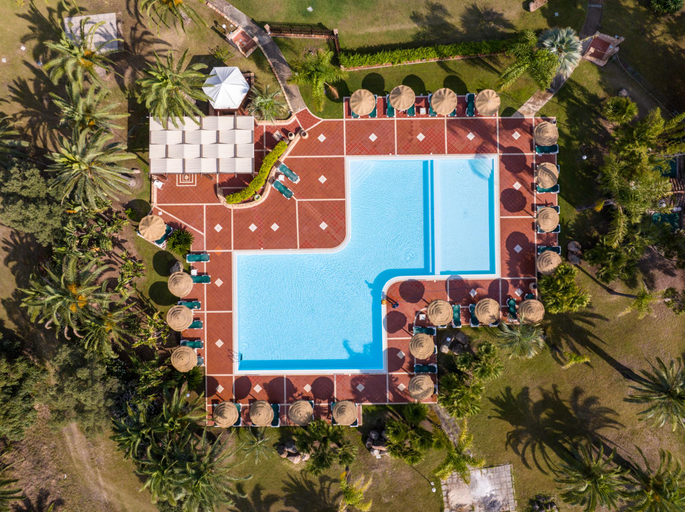 Swimming pool 4, Modern house in a peaceful residence, Cagliari