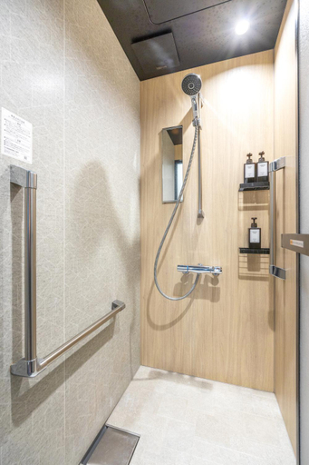 Bathroom 3, GrandTree Hotel - Specutaclor Skytree view!