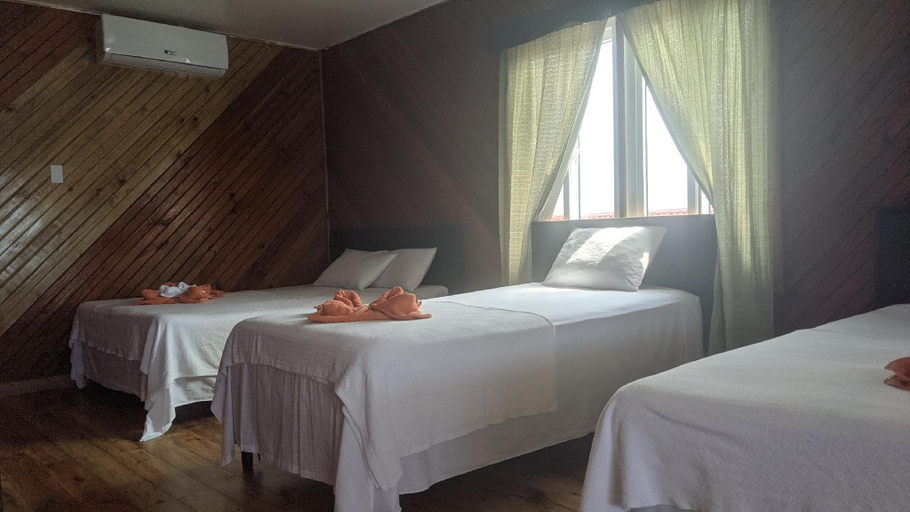 Bedroom 2, Coral View Beach Resort, Utila