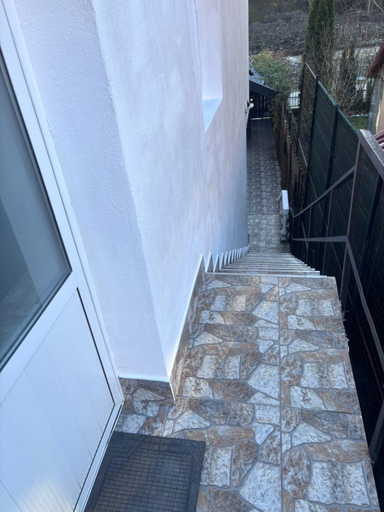 Others 5, Casa Denisa Vidraru transfgarasan, Capatanenii Pamanteni