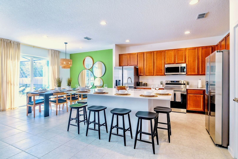 Others 5, Upstay - 18-guest Mansion w Pool, Games, Cinema, Osceola