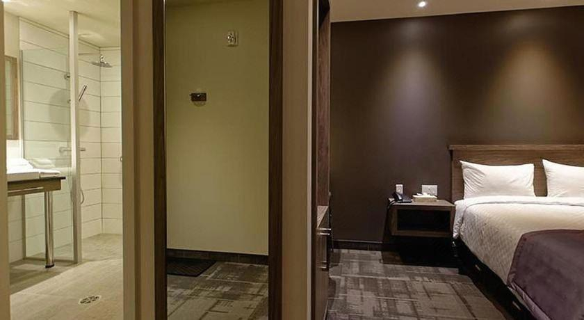 Bedroom 2, Hotel O Laval, Laval