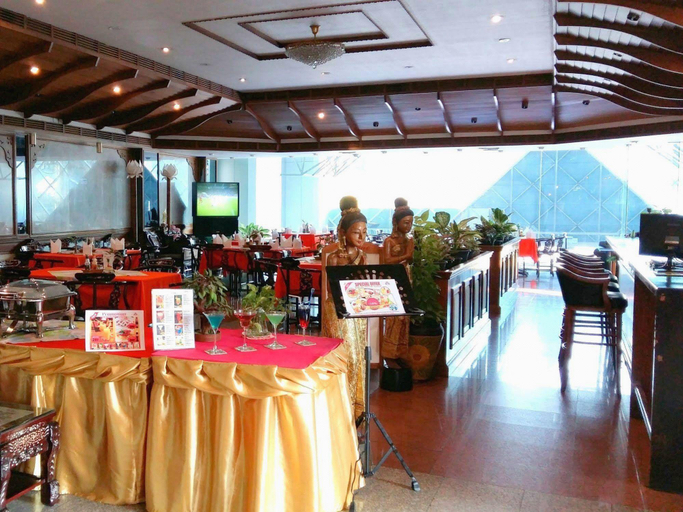 Food & Drinks 2, Mike Hotel, Pattaya