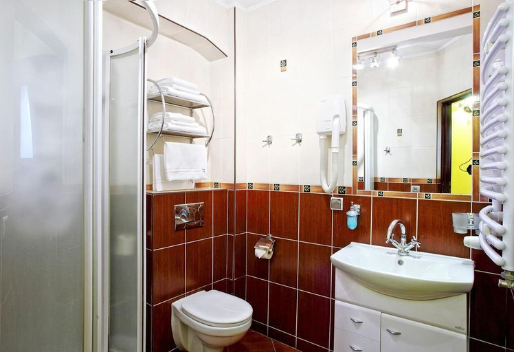 Bathroom 5, USŁUGI HOTELOWE 17, Ostrów Mazowiecka