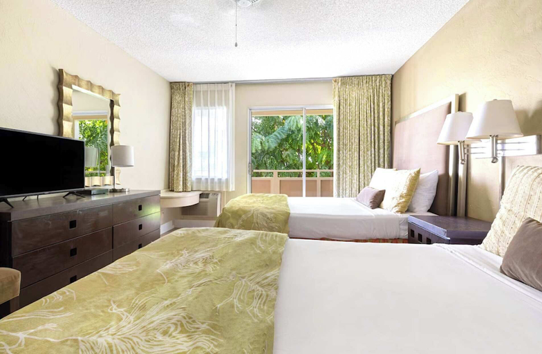 Room 4, Plantation Hale Suites Hotel, Kauai
