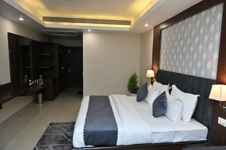 Bedroom 2, Hotel Alaknanda, Dehradun