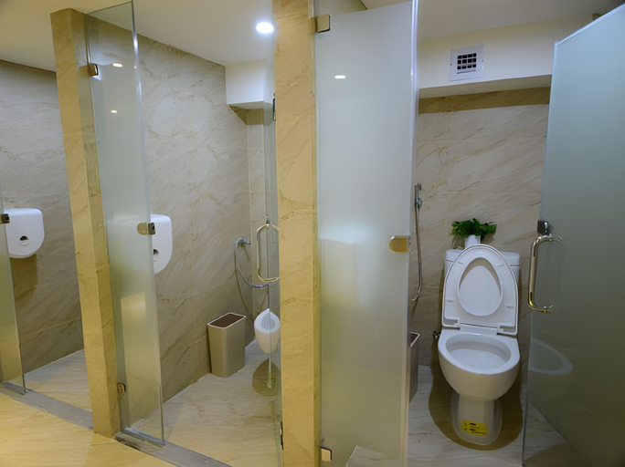 Bathroom 4, KouAn Apartment Shenzhen Exhibition Centre, Shenzhen