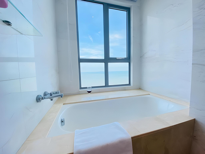 Bathroom 3, Silver Scape Residence Melaka Raya by Heystay Management, Malacca City