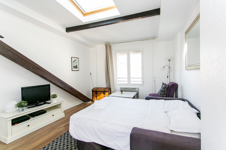 Bedroom 3, Stylish 1BR in the Heart of Le Marais, Paris
