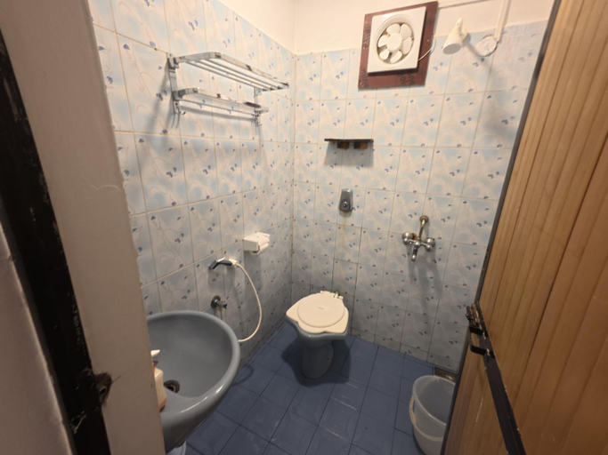 Bathroom 3, Monsoon, South Goa