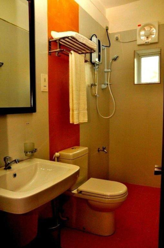 Bathroom 3, Sai Sea City Hotel, Thimbirigasyaya