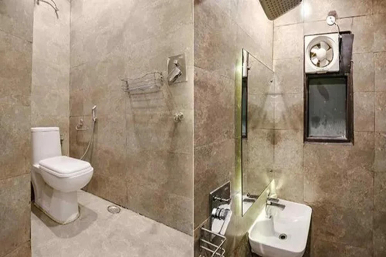 Bathroom, FabHotel Delta Suites I, Delhi