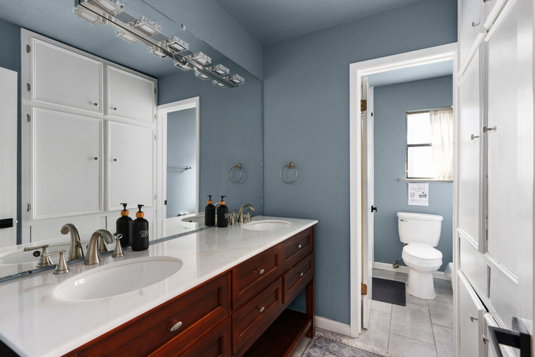 Bathroom 5, Chic Escape Pool Hot Tub Gym Playroom, Williamson