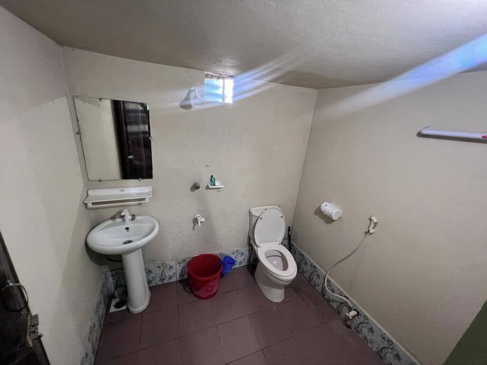 Bathroom, Dwip Kutir Resort Saint Martin, Maungtaw