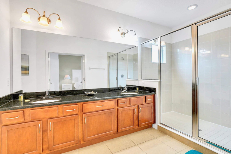 Interior 3, Upstay Lakefront Home w Pool, Game Room and BBQ, Osceola
