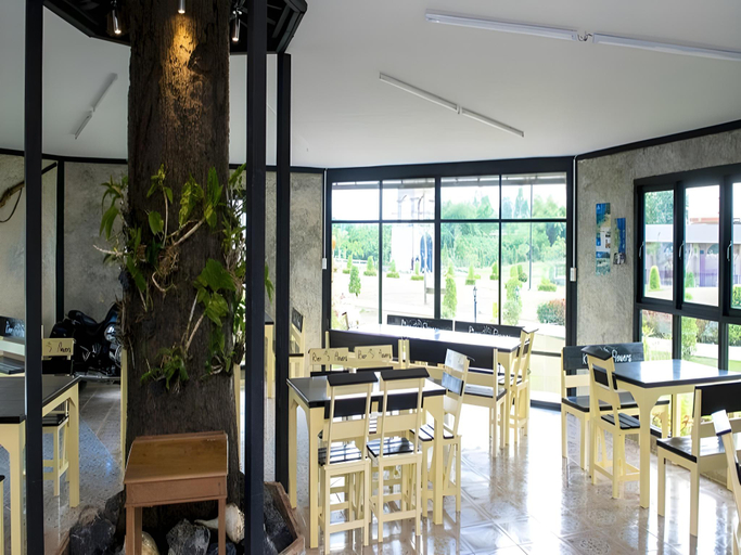 Food & Drinks 2, River and Flowers Resort, Wang Muang