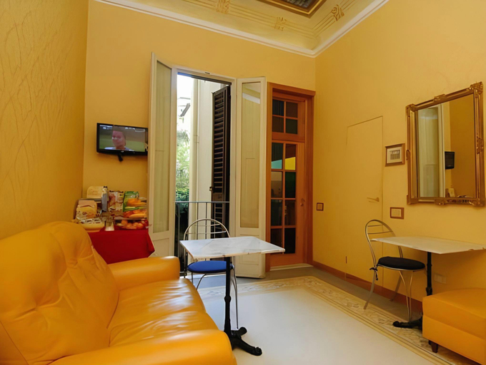 Others 5, B&B Cavour10 Firenze, Florence