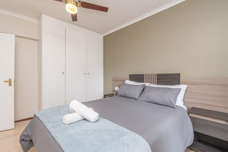 4, Peaceful Sandton Townhouse in Gated Community, City of Johannesburg