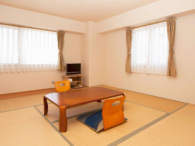 Others 2, Hotel Hayamakan, Hayama