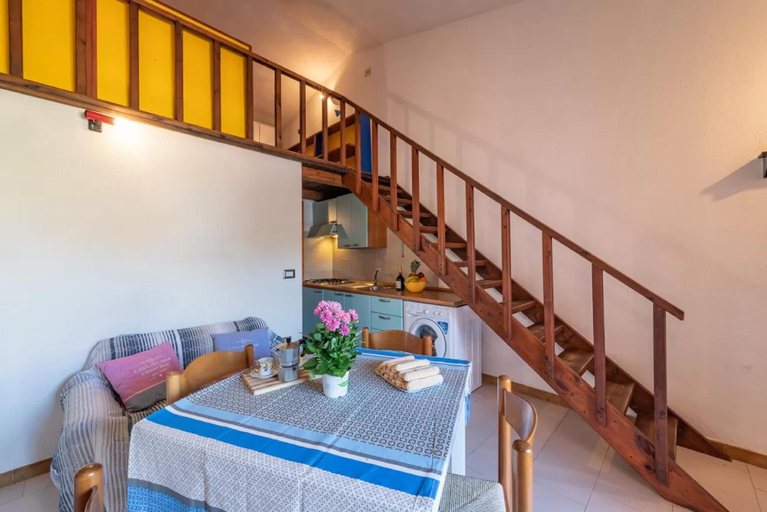 2, Cozy apartment with furnished patio, Nuoro