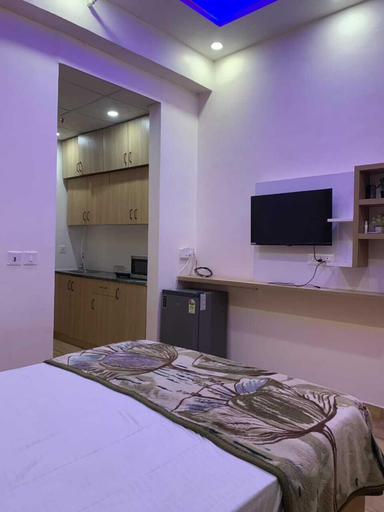 Room 5, High Sky In, Gautam Buddha Nagar