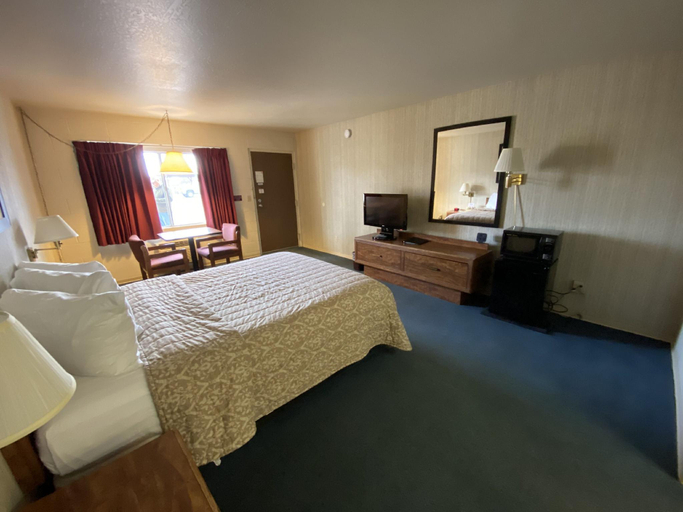 Bedroom 3, Orland Inn, Glenn