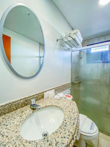 Bathroom 4, Garbos Soleil Hotel, Natal