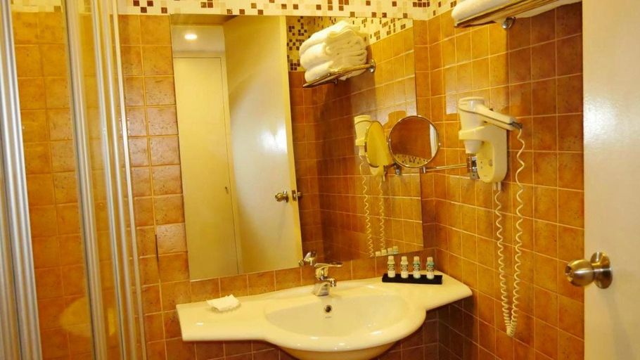 Bathroom 3, The Pendik Residence, Tuzla