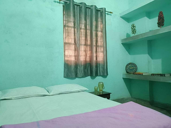 Room 4, santosh lodge, Muzaffarpur