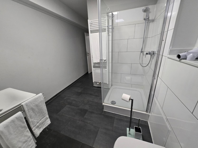Bathroom 5, Hotel Meyer, Rhein-Erft-Kreis