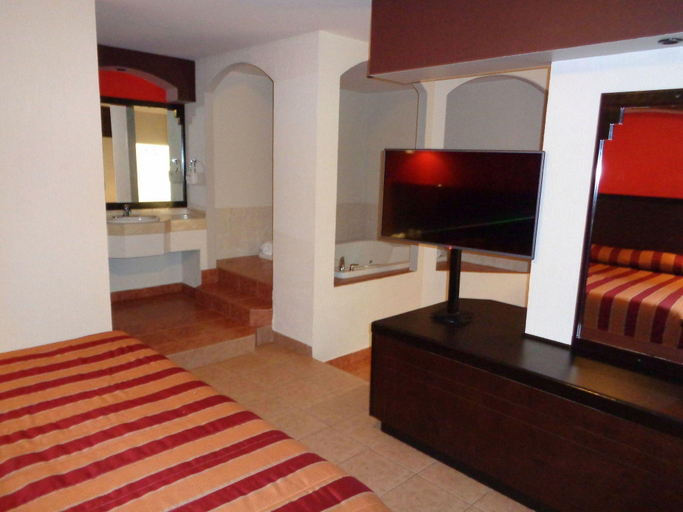 Bedroom 2, Hotel Principado Tijuana Aeropuerto, Tijuana