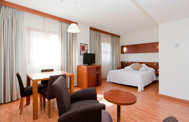 Bedroom 3, Senator Huelva, Huelva