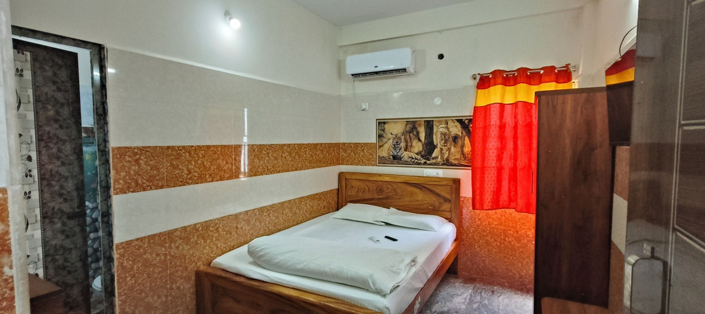Others 4, VRS INN, Vellore