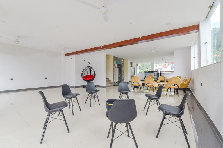 Food & Drinks 5, Fabhotel Hari Om Inn, Tehri Garhwal