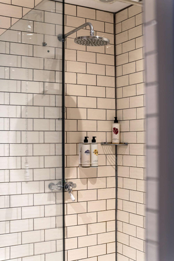 Bathroom 3, The Westgate, Hampshire