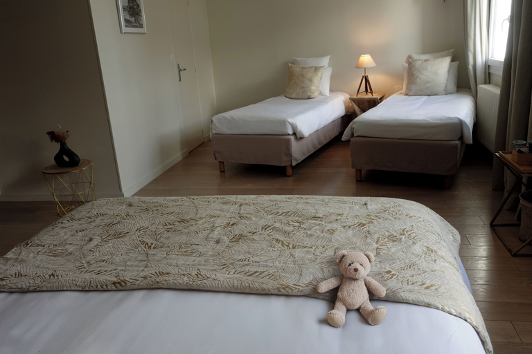 Bedroom 4, Hôtel Des Isles, Manche