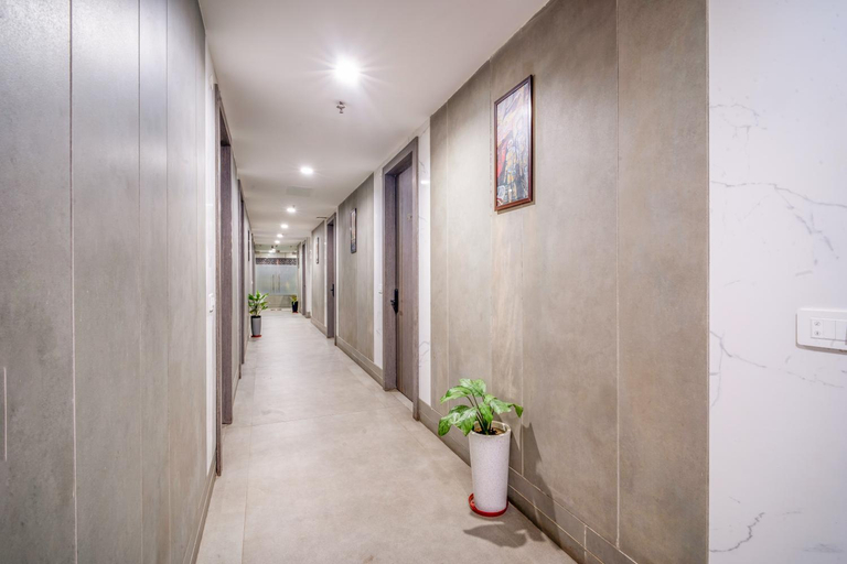 Public Area 3, The White Seasons, Gwalior