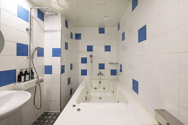 Bathroom 3, Hotel Gem, Haeundae