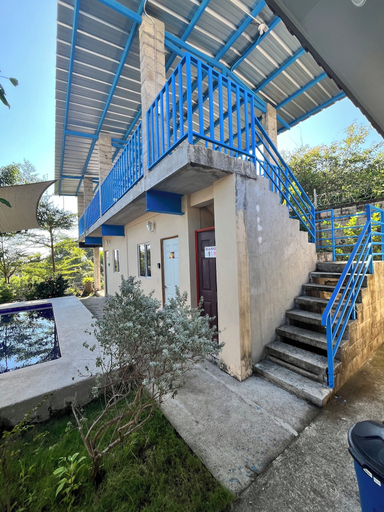 Living area 5, Third Base, Tamanique