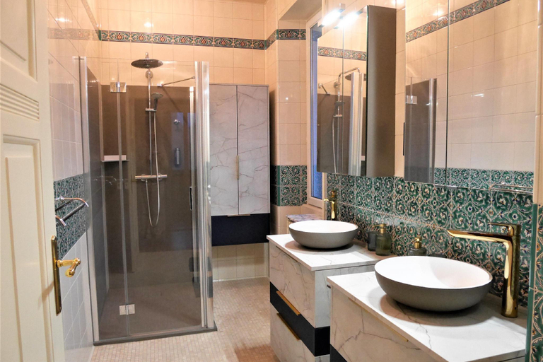 Bathroom 3, Le Jardin des Roses, Bas-Rhin