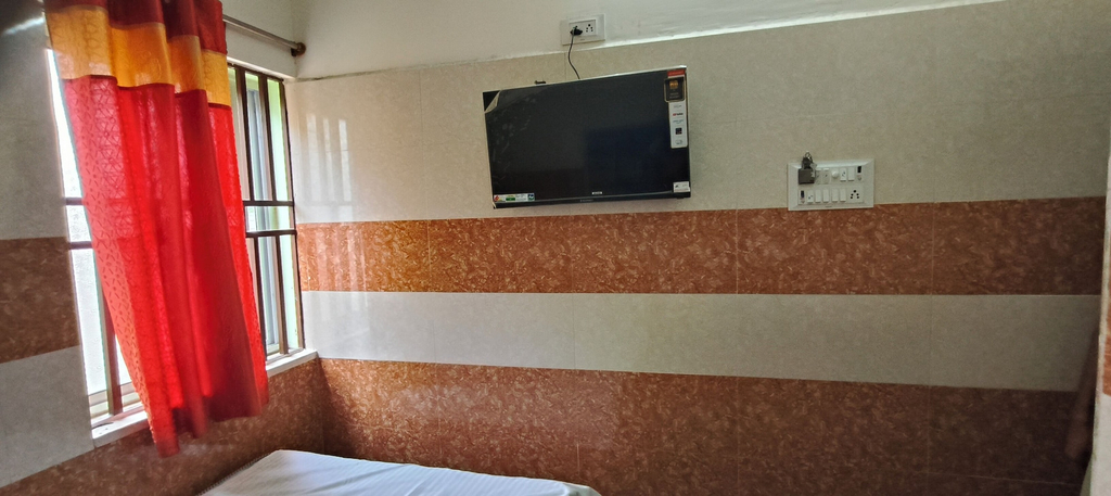 Others 5, VRS INN, Vellore
