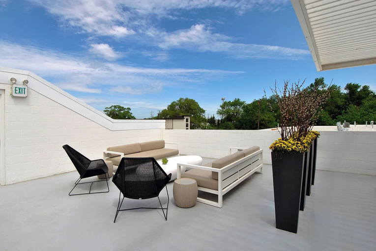 Rooftop terrace 4, Landing Apartments Royal Oak Madison Heights