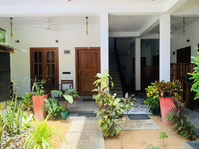 Front of property, Elite Bay Arugambay, Pothuvil