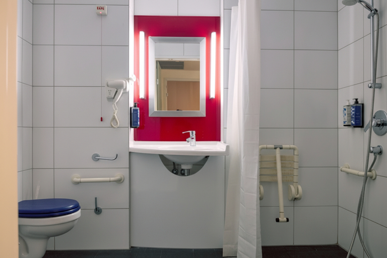 Bathroom 3, HOTEL SKOPJE CITY CENTRE by IHG, Skopje