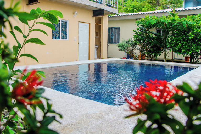Living area 4, Third Base, Tamanique