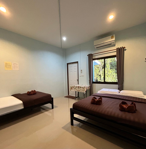 Bedroom 3, Khaosok Secret Hostel, Phanom