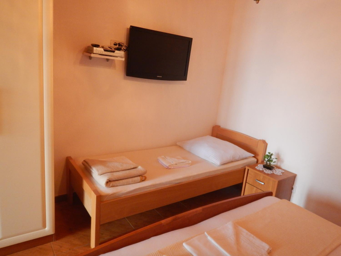 Bedroom 2, Apartments Kapetan Jure, Brela